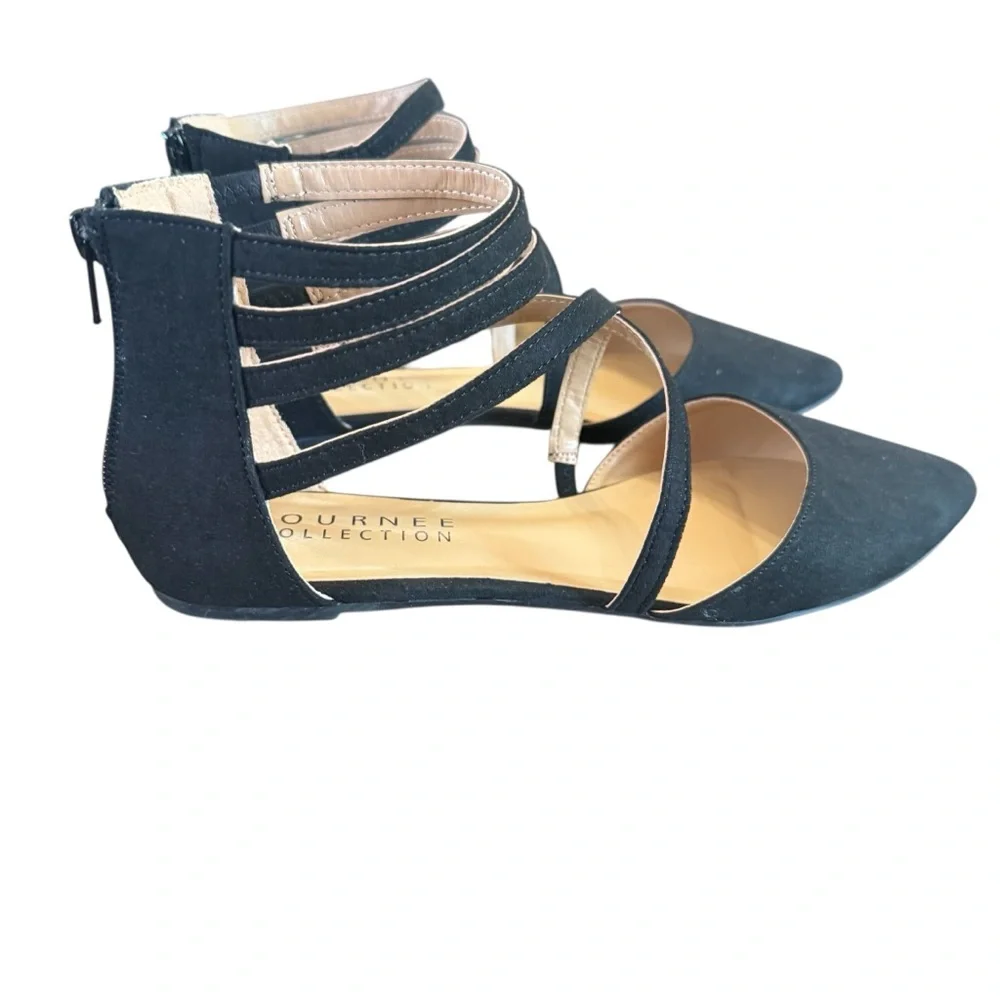 Journee Collection Marlee Black Flat Size 8.5